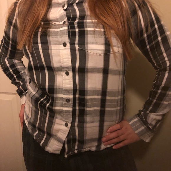 👁‍🗨 SO Black & White Plaid “Perfect Shirt” 👁‍🗨 - Picture 5 of 5